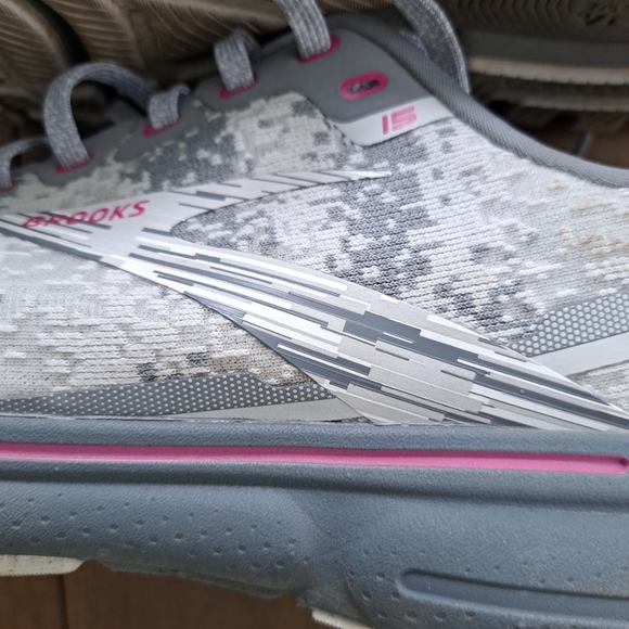 Brooks Gray Athletic Shoes with Speckled Design - Picture 5 of 13